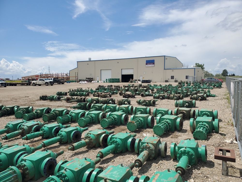± 15,000 SF shop, office & ± 7 acre yard | Former Weir Oil & Gas Facility: 14082 49th Rd NW, Williston, ND 58801